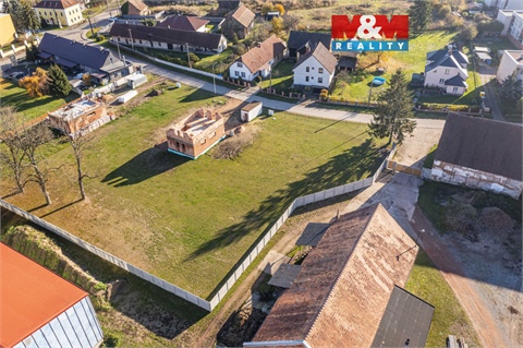 Prodej stavebního pozemku, 1 576 m² 0