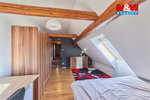 Prodej rodinného domu, 196 m² - 28