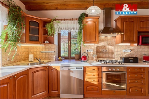 Prodej rodinného domu, 196 m² - 8