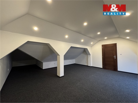 Pronájem bytu 3+1, 143 m² - 6