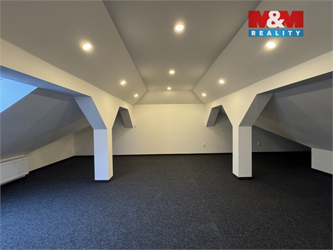 Pronájem bytu 3+1, 143 m² 8