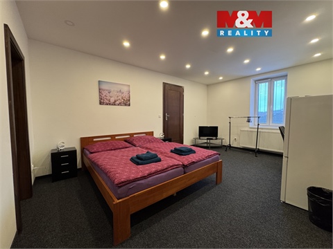 Pronájem bytu 3+1, 143 m² 0