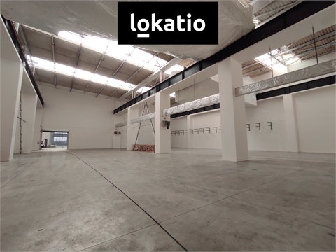 Pronájem skladu / haly, 2 465 m² 0