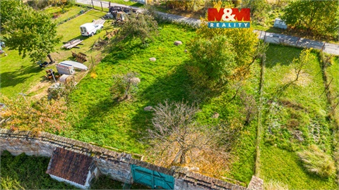 Prodej stavebního pozemku, 1 213 m² 0