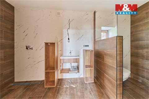 Prodej rodinného domu, 370 m² 18