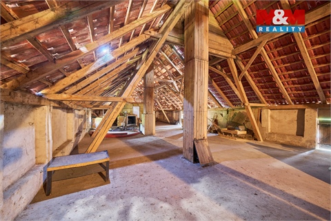 Prodej rodinného domu, 370 m² 14