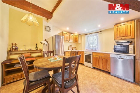 Prodej rodinného domu, 370 m² 8