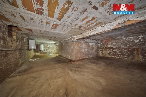 Prodej rodinného domu, 370 m² - 24