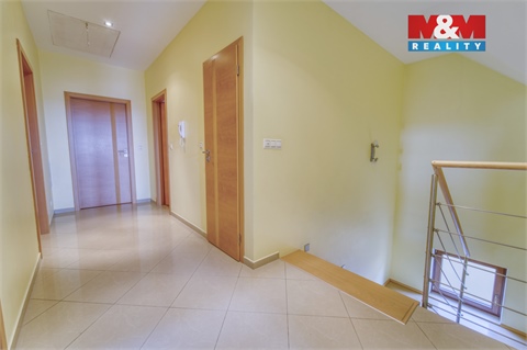 Prodej rodinného domu, 266 m² - 18