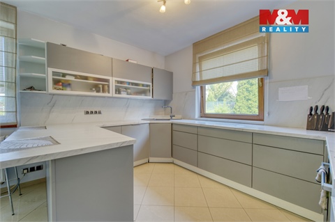 Prodej rodinného domu, 266 m² - 6