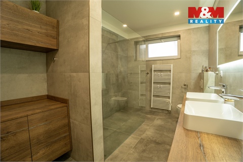 Prodej rodinného domu, 207 m² - 10