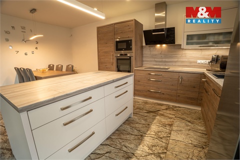 Prodej rodinného domu, 207 m² 10