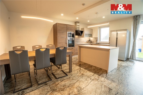 Prodej rodinného domu, 207 m² 8