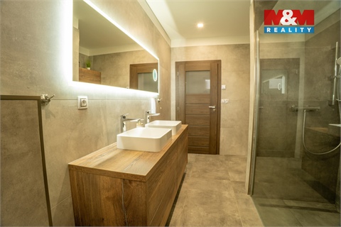 Prodej rodinného domu, 207 m² - 12