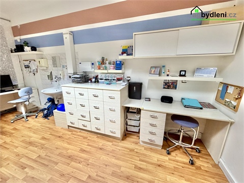 Pronájem komerčního objektu, 64 m² 2