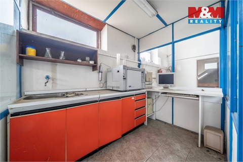Prodej výrobního objektu, 762 m² - 12