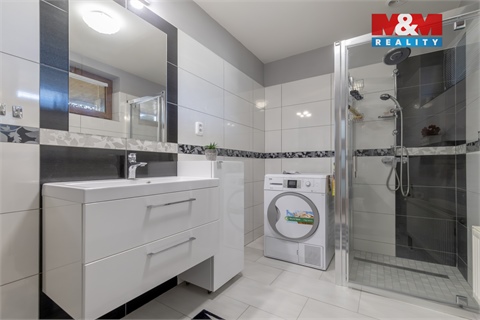 Prodej rodinného domu, 180 m² - 8