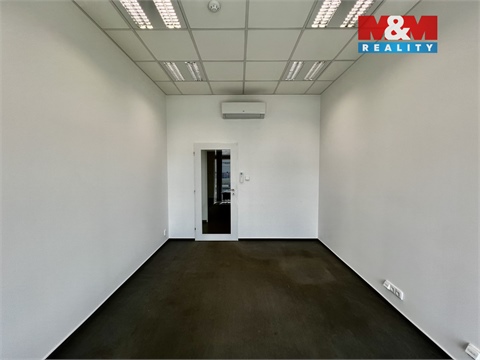 Pronájem kanceláře, 100 m² 18