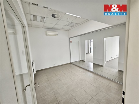 Pronájem kanceláře, 100 m² 12