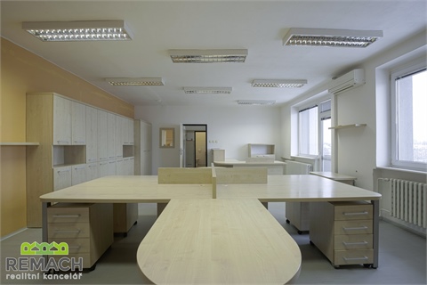 Pronájem kanceláře, 65 m² 2