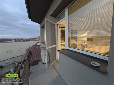 Pronájem kanceláře, 65 m² 10