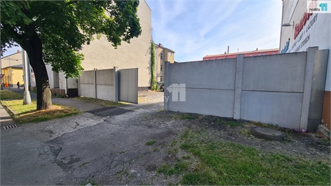 Prodej komerčního objektu, 810 m² 12