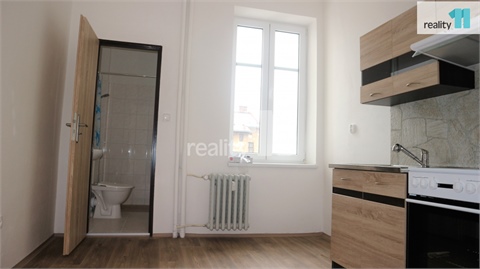 Prodej komerčního objektu, 810 m² 6