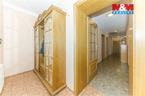 Prodej rodinného domu, 295 m² - 8