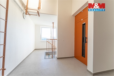 Pronájem bytu 3kk, 73 m² - 12