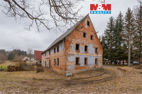 Prodej stavebního pozemku, 3 004 m² 0