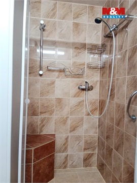 Prodej rodinného domu, 221 m² 16