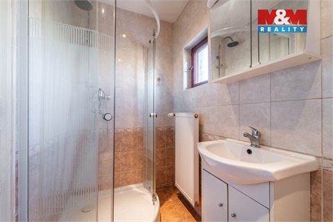 Prodej rodinného domu, 180 m² - 6