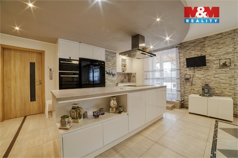 Prodej rodinného domu, 252 m² 26