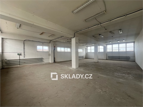 Pronájem skladu / haly, 500 m² 0