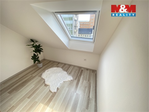 Pronájem bytu 3kk, 71 m² - 14