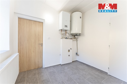 Prodej rodinného domu, 186 m² - 8