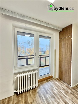 Pronájem bytu 1+1, 41 m² 2