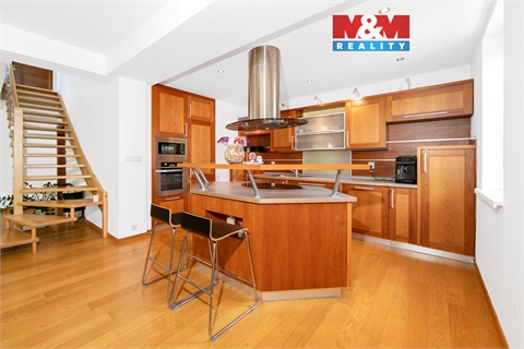 Pronájem bytu 4kk, 151 m² 0