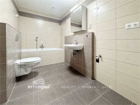 Pronájem bytu 2kk, 62 m² - 4