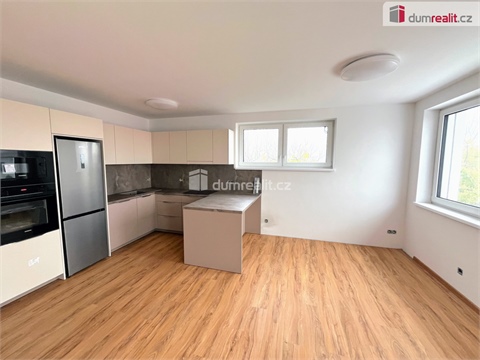 Pronájem bytu 3kk, 77 m² 0