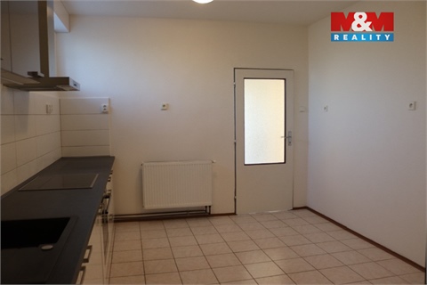 Prodej komerčního objektu, 300 m² 2