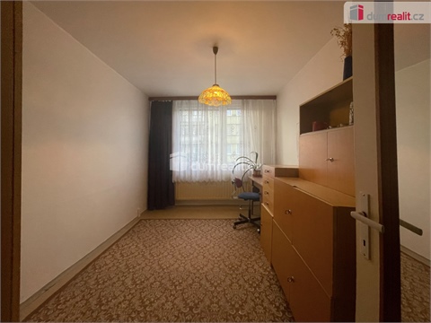 Pronájem bytu 4kk, 89 m² 12