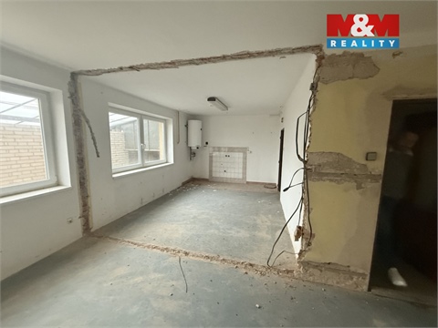Prodej komerčního objektu, 750 m² 18
