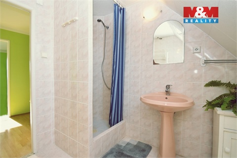 Prodej rodinného domu, 180 m² - 2