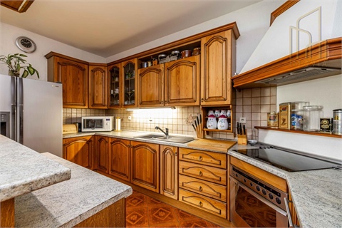 Prodej rodinného domu, 649 m² - 12