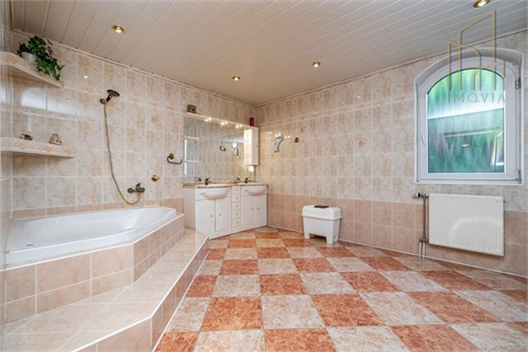 Prodej rodinného domu, 649 m² 28