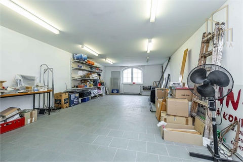 Prodej rodinného domu, 649 m² 6