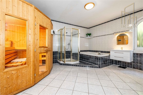 Prodej rodinného domu, 649 m² 18