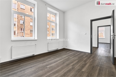 Prodej komerčního objektu, 980 m² 8