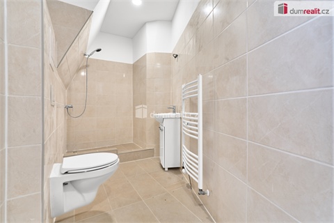 Prodej komerčního objektu, 980 m² 10